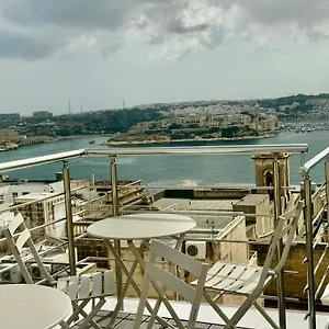 Paulos Apartahotel